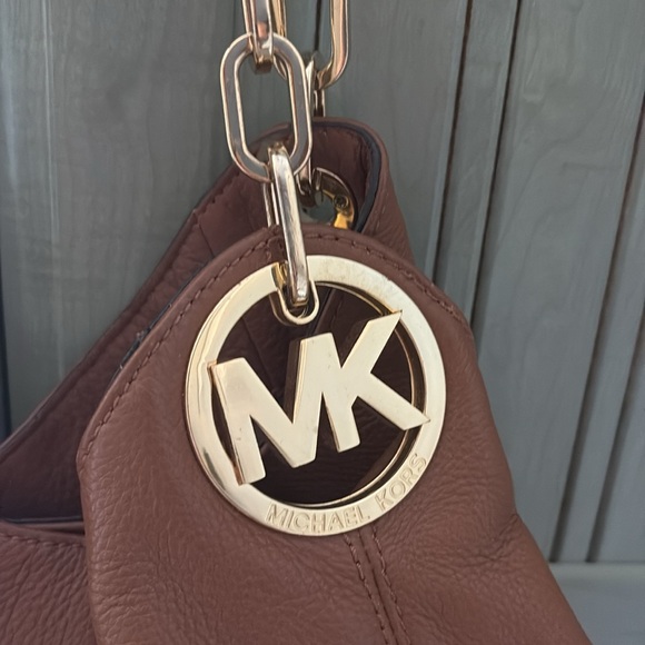 Michael Kors Brown Pebble Leather Shoulder Bag with Chain-Link Strap - Picture 3 of 3